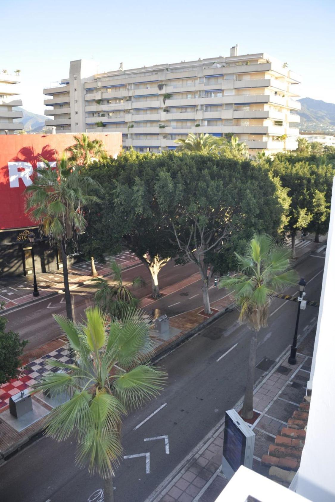 マルベーリャPuerto Banusアパートメント エクステリア 写真