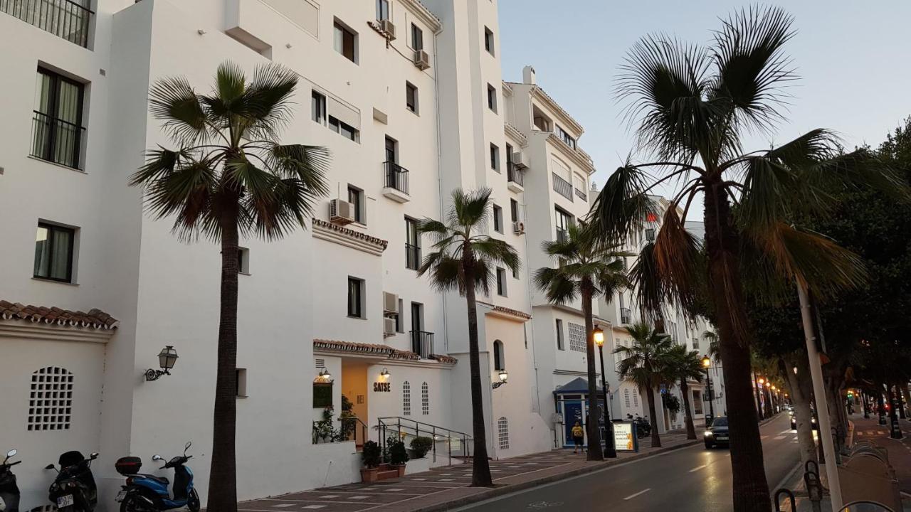 マルベーリャPuerto Banusアパートメント エクステリア 写真